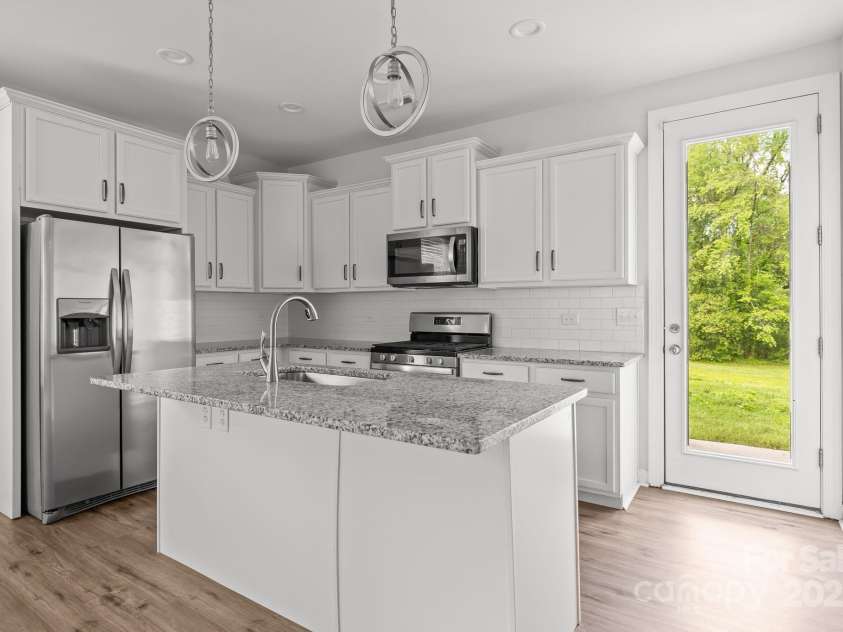 2821 Shamrock Drive, Charlotte, NC 28205.  MLS# CAR4246891, YatesRealty ID 10135. 