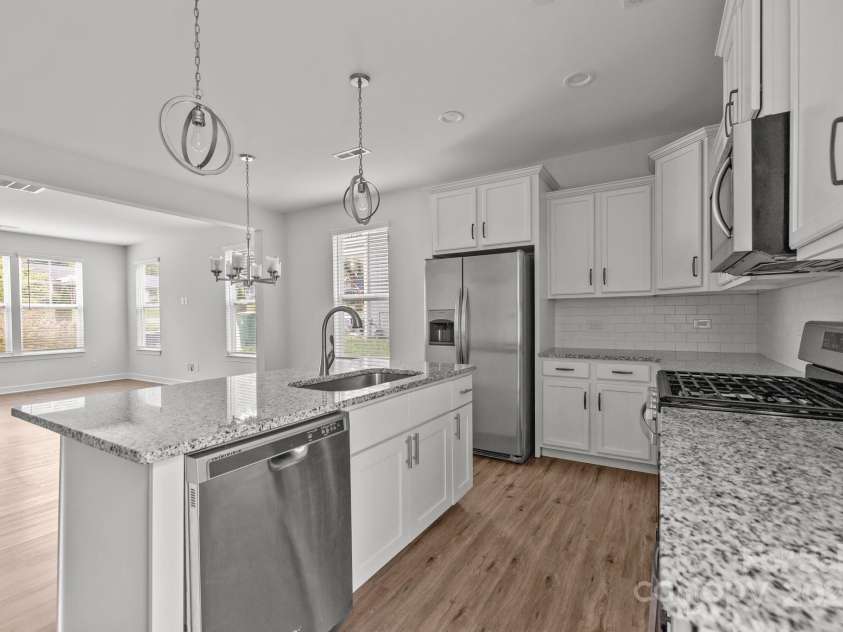 2821 Shamrock Drive, Charlotte, NC 28205.  MLS# CAR4246891, YatesRealty ID 10135. 