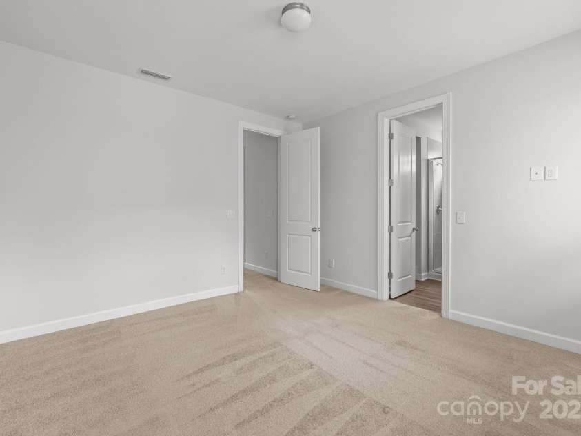 2821 Shamrock Drive, Charlotte, NC 28205.  MLS# CAR4246891, YatesRealty ID 10135. 