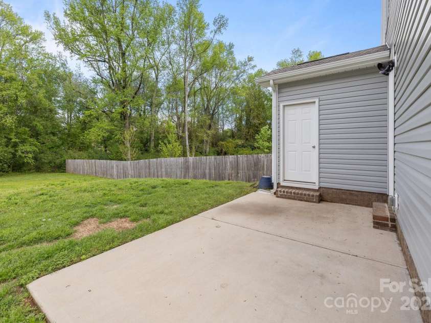 2821 Shamrock Drive, Charlotte, NC 28205.  MLS# CAR4246891, YatesRealty ID 10135. 