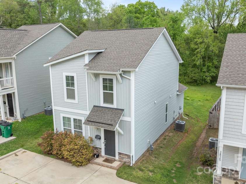 2821 Shamrock Drive, Charlotte, NC 28205.  MLS# CAR4246891, YatesRealty ID 10135. 