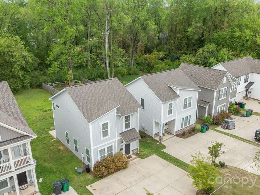 2821 Shamrock Drive, Charlotte, NC 28205.  MLS# CAR4246891, YatesRealty ID 10135. 
