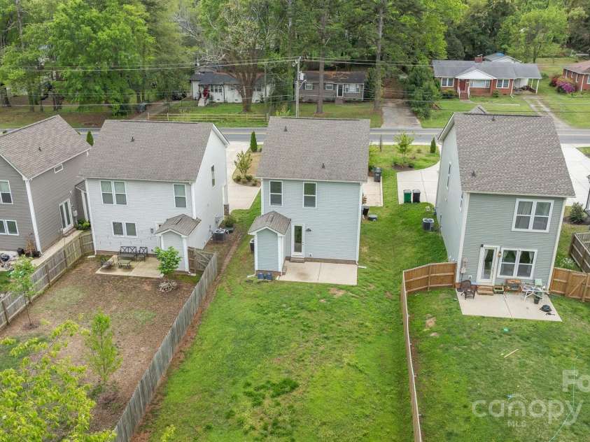 2821 Shamrock Drive, Charlotte, NC 28205.  MLS# CAR4246891, YatesRealty ID 10135. 