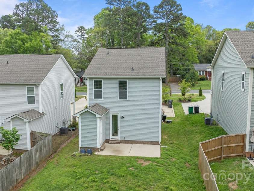 2821 Shamrock Drive, Charlotte, NC 28205.  MLS# CAR4246891, YatesRealty ID 10135. 