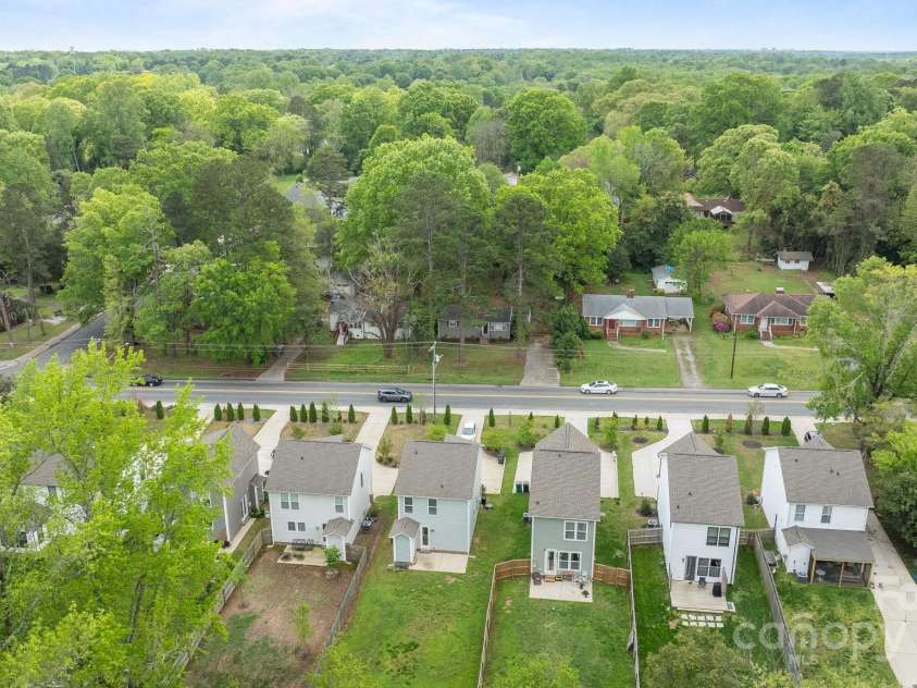 2821 Shamrock Drive, Charlotte, NC 28205.  MLS# CAR4246891, YatesRealty ID 10135. 