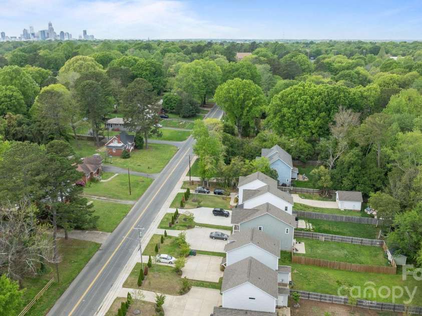 2821 Shamrock Drive, Charlotte, NC 28205.  MLS# CAR4246891, YatesRealty ID 10135. 
