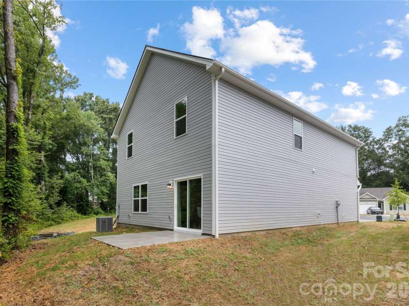 5545 Manning Road, Charlotte, NC 28269.  MLS# CAR4365609, YatesRealty ID 10135. Representation