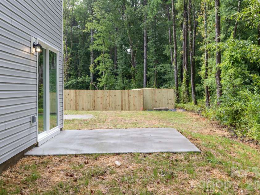5545 Manning Road, Charlotte, NC 28269.  MLS# CAR4365609, YatesRealty ID 10135. Representation