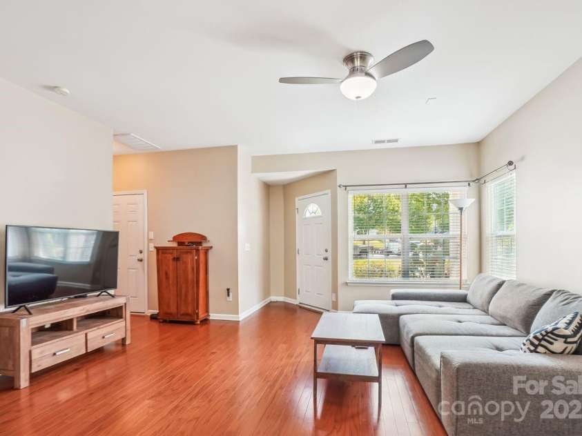 12027 Stratfield Place Circle, Pineville, NC 28134.  MLS# CAR4246759, YatesRealty ID 10136. 