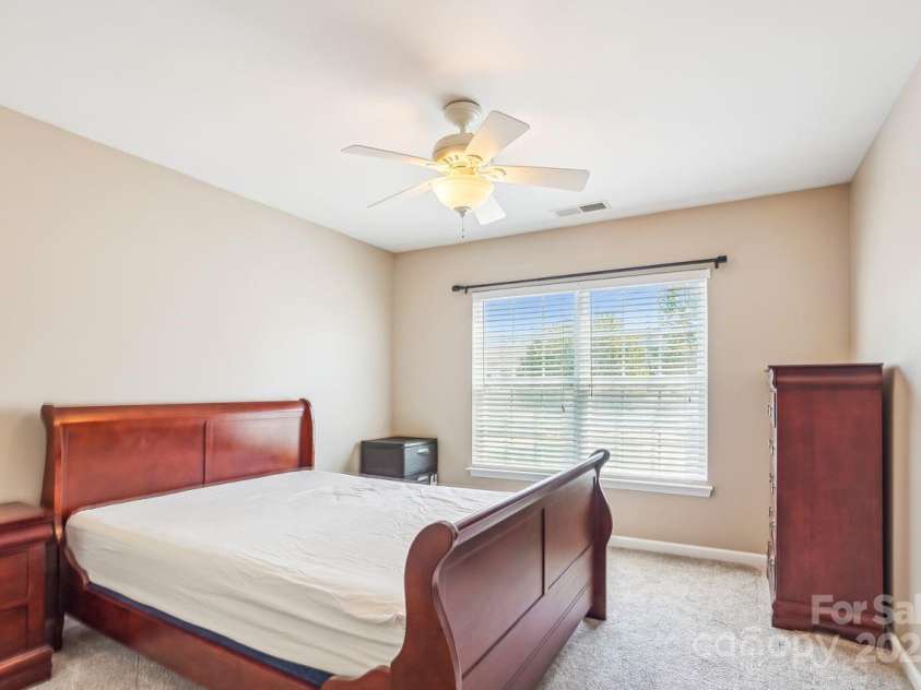 12027 Stratfield Place Circle, Pineville, NC 28134.  MLS# CAR4246759, YatesRealty ID 10136. 