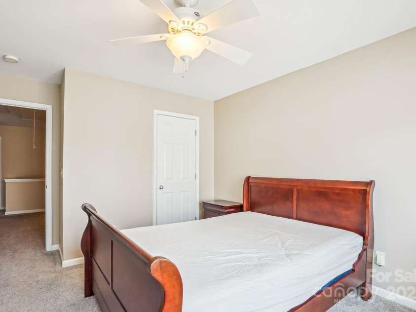 12027 Stratfield Place Circle, Pineville, NC 28134.  MLS# CAR4246759, YatesRealty ID 10136. 