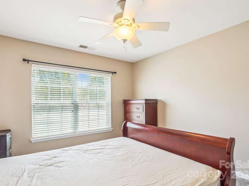 12027 Stratfield Place Circle, Pineville, NC 28134.  MLS# CAR4246759, YatesRealty ID 10136. 