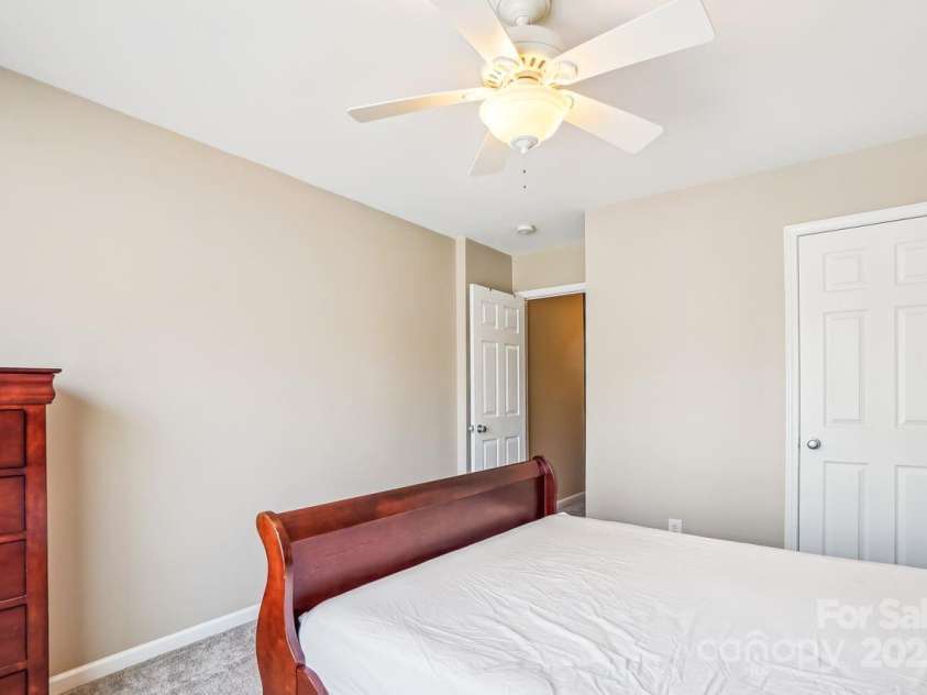 12027 Stratfield Place Circle, Pineville, NC 28134.  MLS# CAR4246759, YatesRealty ID 10136. 