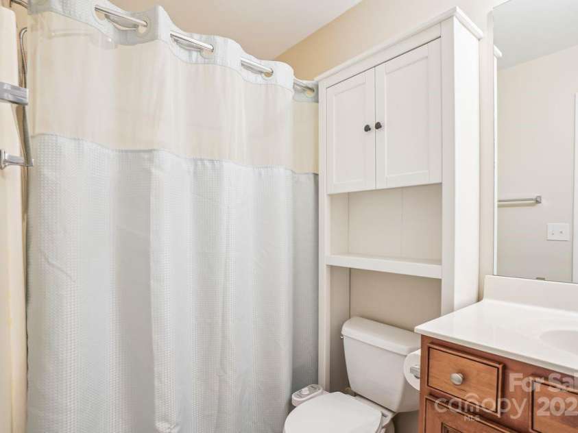 12027 Stratfield Place Circle, Pineville, NC 28134.  MLS# CAR4246759, YatesRealty ID 10136. 