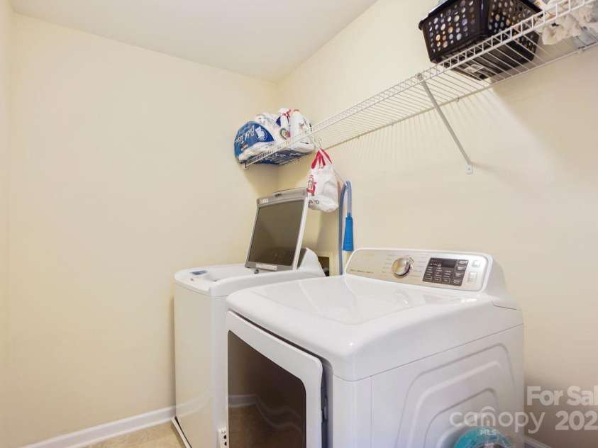 12027 Stratfield Place Circle, Pineville, NC 28134.  MLS# CAR4246759, YatesRealty ID 10136. 