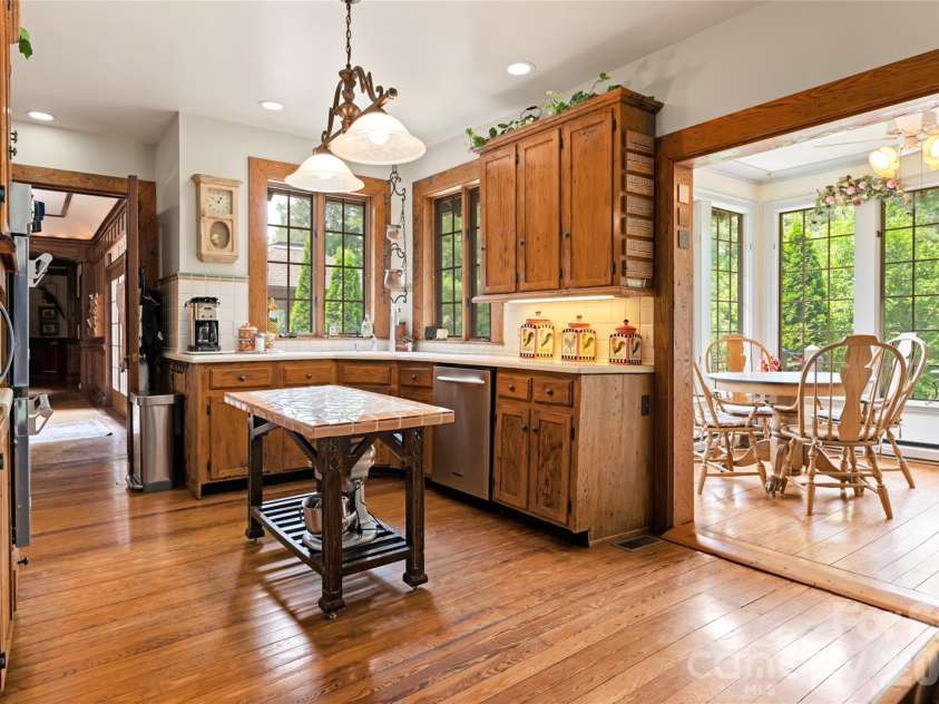 2531 Little River Road, Hendersonville, NC 28739.  MLS# CAR4366582, YatesRealty ID 10136. 