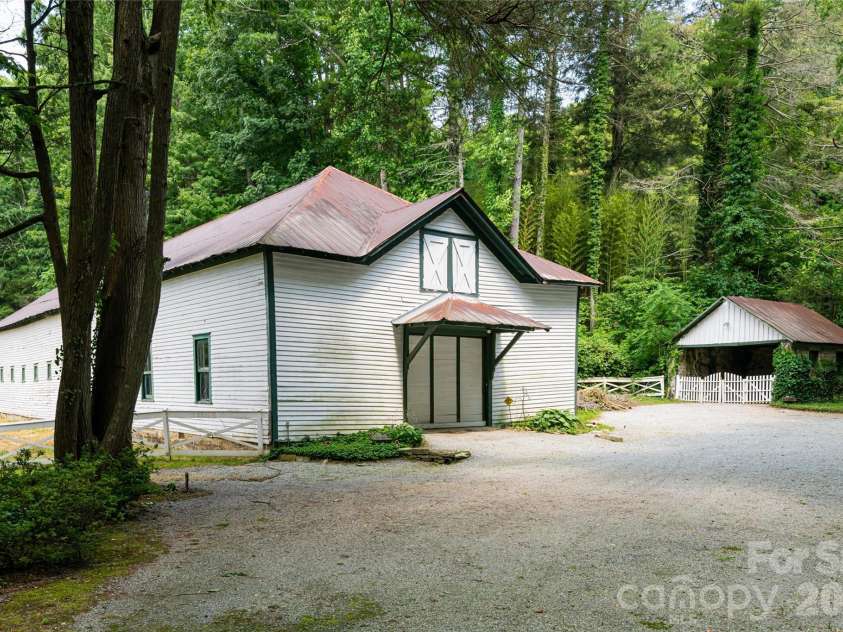 2531 Little River Road, Hendersonville, NC 28739.  MLS# CAR4366582, YatesRealty ID 10136. 