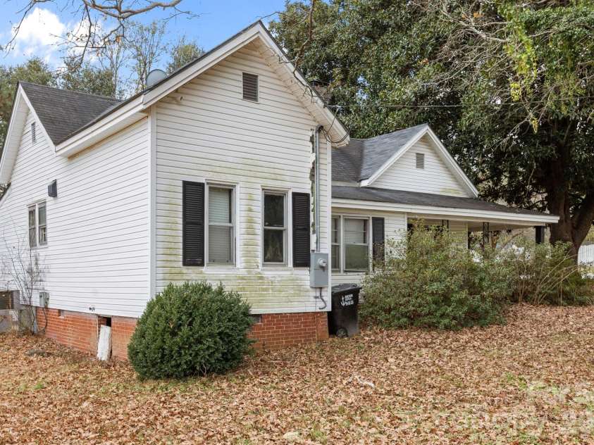 2821 Old Fairground Road, Angier, NC 27501.  MLS# CAR4368002, YatesRealty ID 10137. 