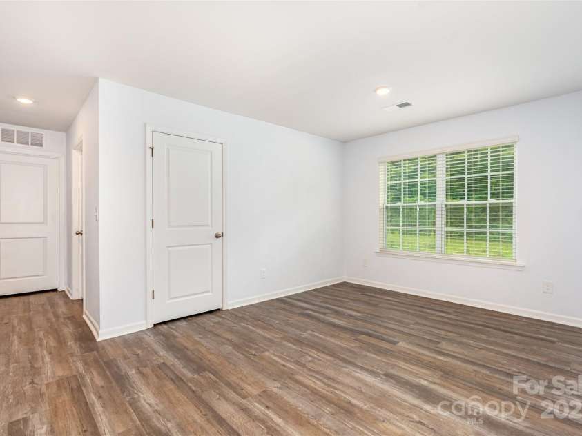 2886 Sherrills Stream Drive, Sherrills Ford, NC 28673.  MLS# CAR4251608, YatesRealty ID 10138. Loft