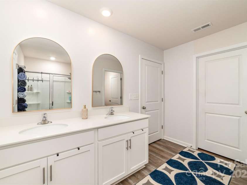 2886 Sherrills Stream Drive, Sherrills Ford, NC 28673.  MLS# CAR4251608, YatesRealty ID 10138. Primary Bath