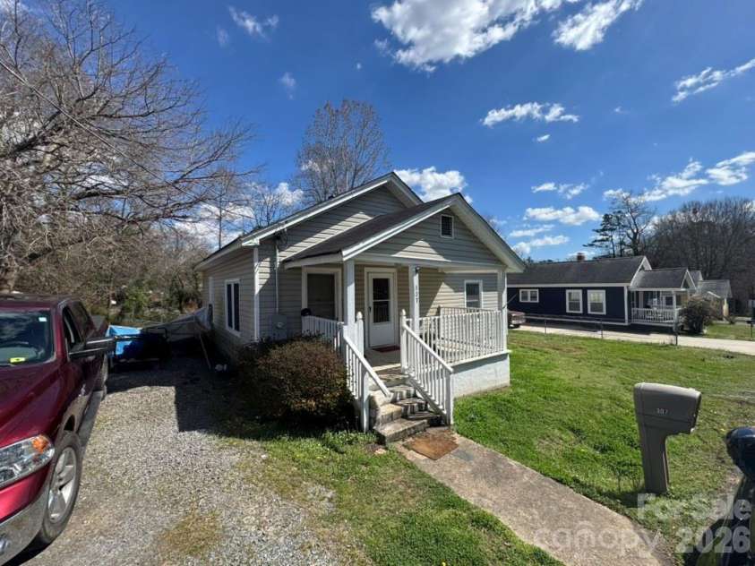 307 Adrian Street, Mount Holly, NC 28120.  MLS# CAR4361330, YatesRealty ID 10139. 