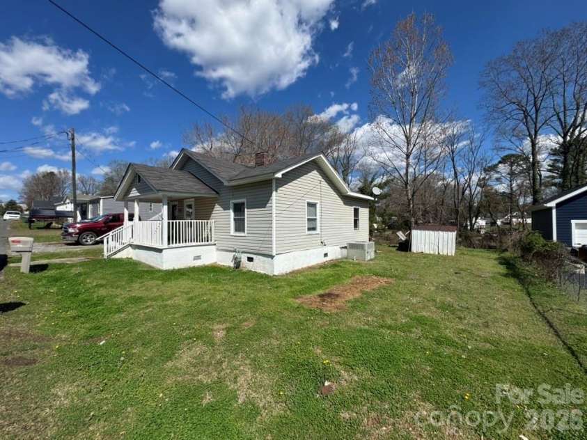 307 Adrian Street, Mount Holly, NC 28120.  MLS# CAR4361330, YatesRealty ID 10139. 