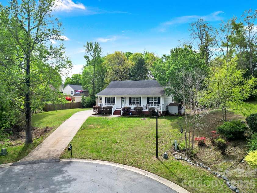 1828 Bloomsbury Drive, Rock Hill, SC 29730.  MLS# CAR4367148, YatesRealty ID 10140. 