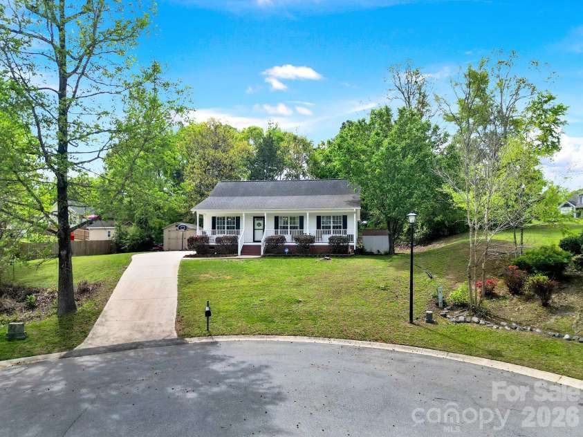 1828 Bloomsbury Drive, Rock Hill, SC 29730.  MLS# CAR4367148, YatesRealty ID 10140. 