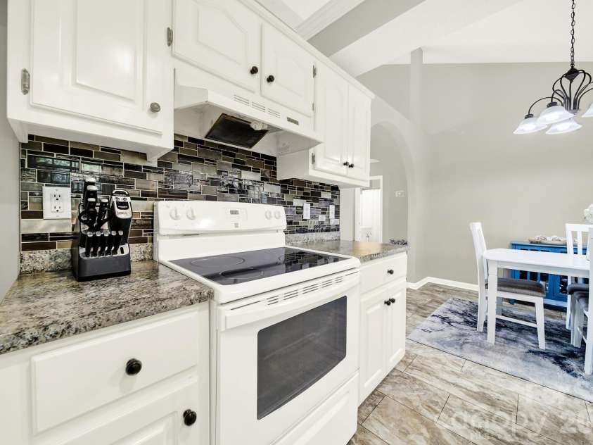 1828 Bloomsbury Drive, Rock Hill, SC 29730.  MLS# CAR4367148, YatesRealty ID 10140. 