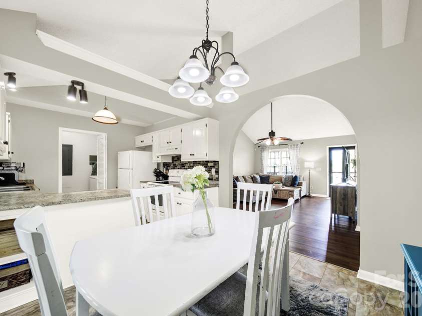 1828 Bloomsbury Drive, Rock Hill, SC 29730.  MLS# CAR4367148, YatesRealty ID 10140. 