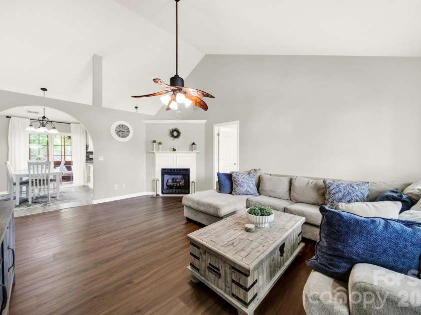 1828 Bloomsbury Drive, Rock Hill, SC 29730.  MLS# CAR4367148, YatesRealty ID 10140. 