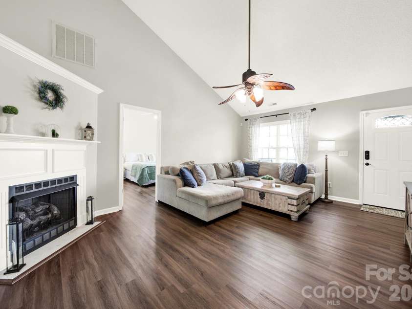 1828 Bloomsbury Drive, Rock Hill, SC 29730.  MLS# CAR4367148, YatesRealty ID 10140. 
