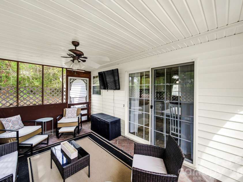 1828 Bloomsbury Drive, Rock Hill, SC 29730.  MLS# CAR4367148, YatesRealty ID 10140. 