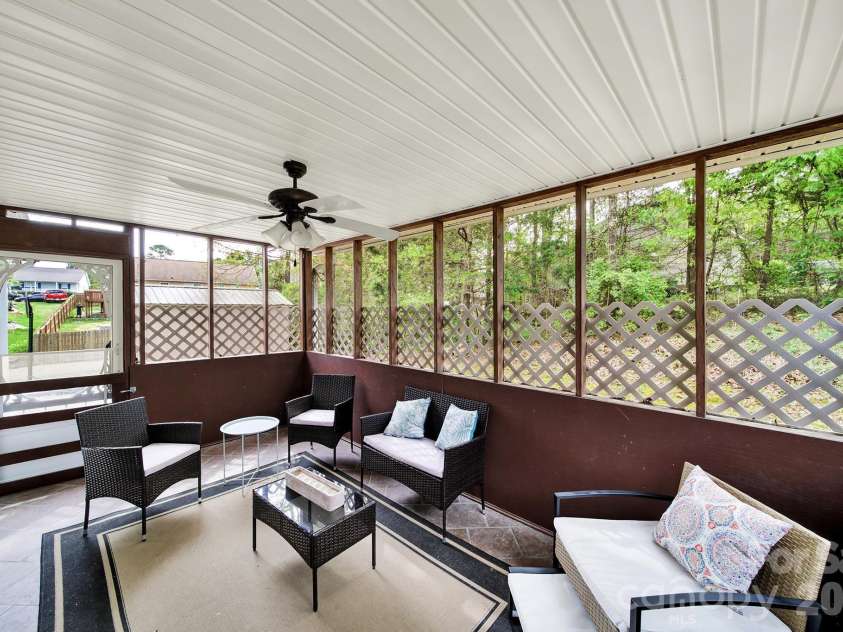 1828 Bloomsbury Drive, Rock Hill, SC 29730.  MLS# CAR4367148, YatesRealty ID 10140. 