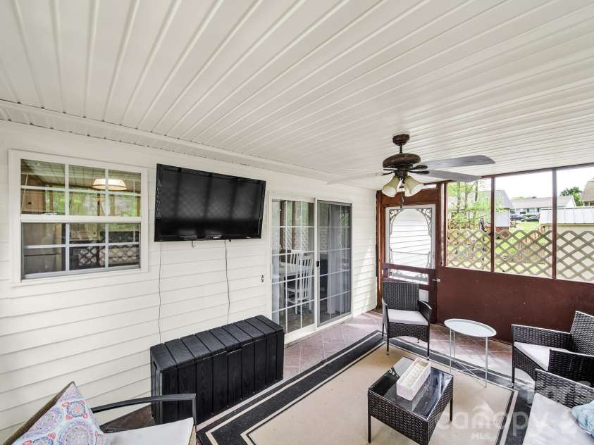 1828 Bloomsbury Drive, Rock Hill, SC 29730.  MLS# CAR4367148, YatesRealty ID 10140. 