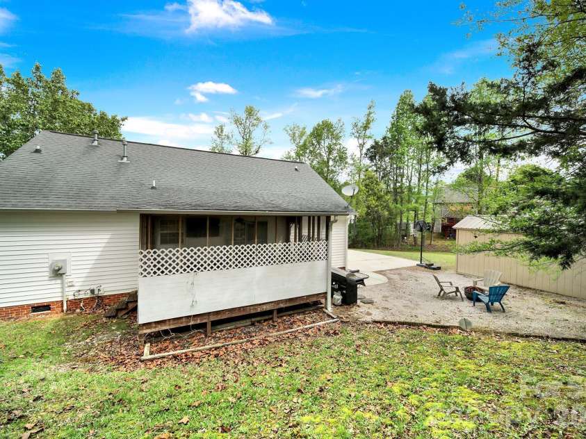 1828 Bloomsbury Drive, Rock Hill, SC 29730.  MLS# CAR4367148, YatesRealty ID 10140. 