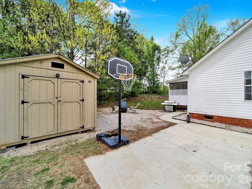 1828 Bloomsbury Drive, Rock Hill, SC 29730.  MLS# CAR4367148, YatesRealty ID 10140. 