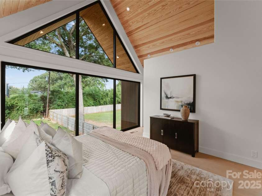 5500 Carmel Road, Charlotte, NC 28226.  MLS# CAR4234216, YatesRealty ID 10140. 