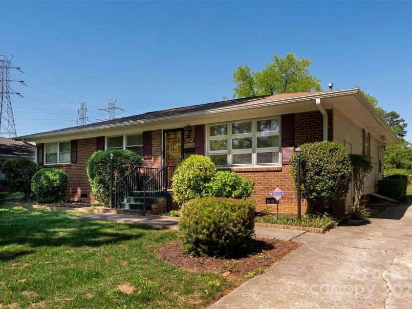 1232 Bilmark Avenue, Charlotte, NC 28213.  MLS# CAR4231787, YatesRealty ID 10141. 