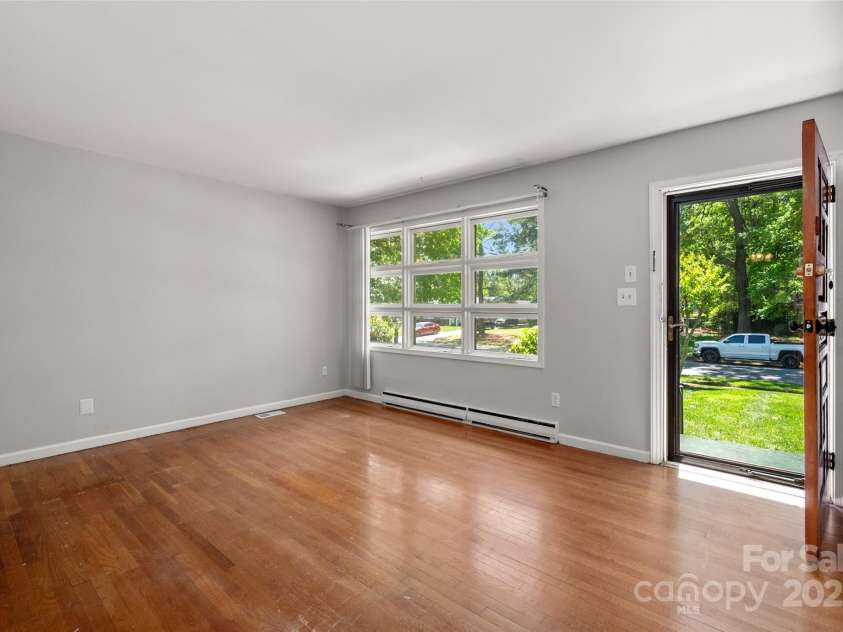 1232 Bilmark Avenue, Charlotte, NC 28213.  MLS# CAR4231787, YatesRealty ID 10141. 