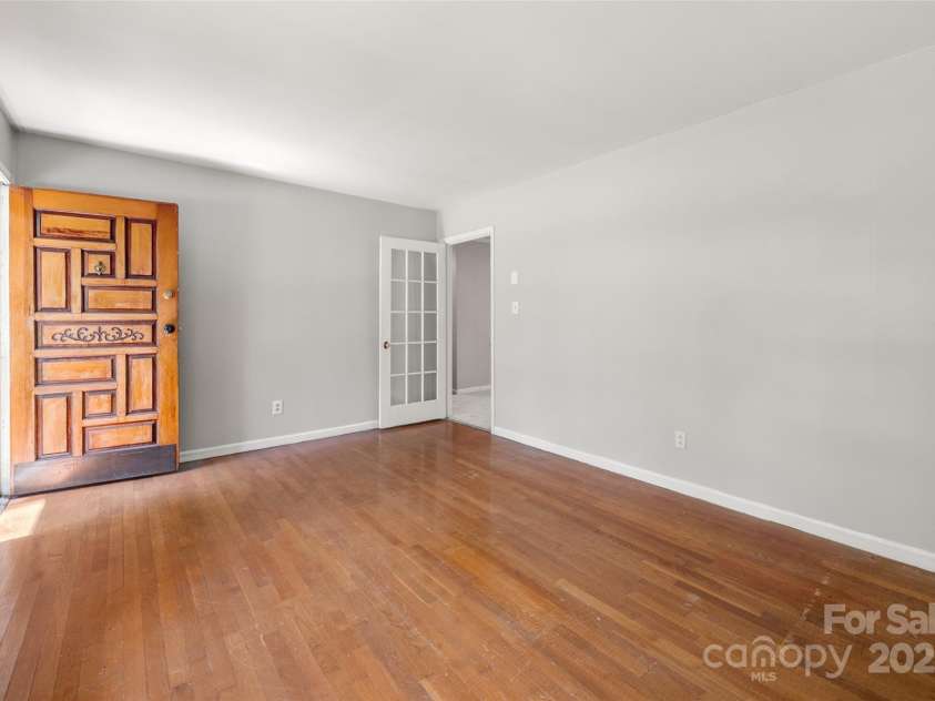 1232 Bilmark Avenue, Charlotte, NC 28213.  MLS# CAR4231787, YatesRealty ID 10141. 