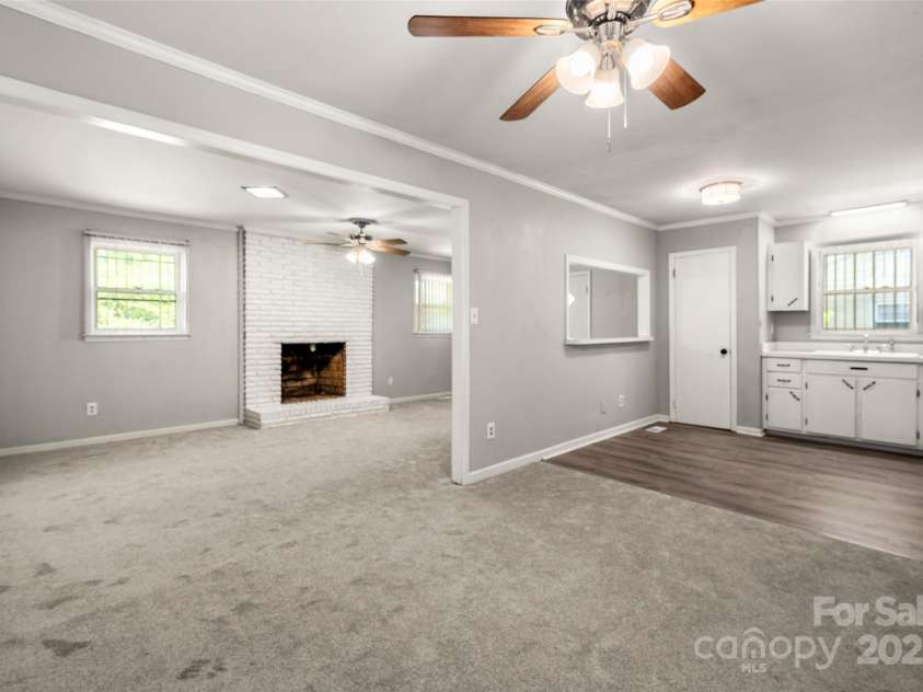 1232 Bilmark Avenue, Charlotte, NC 28213.  MLS# CAR4231787, YatesRealty ID 10141. 