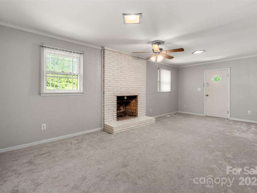 1232 Bilmark Avenue, Charlotte, NC 28213.  MLS# CAR4231787, YatesRealty ID 10141. 