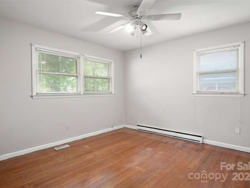 1232 Bilmark Avenue, Charlotte, NC 28213.  MLS# CAR4231787, YatesRealty ID 10141. 