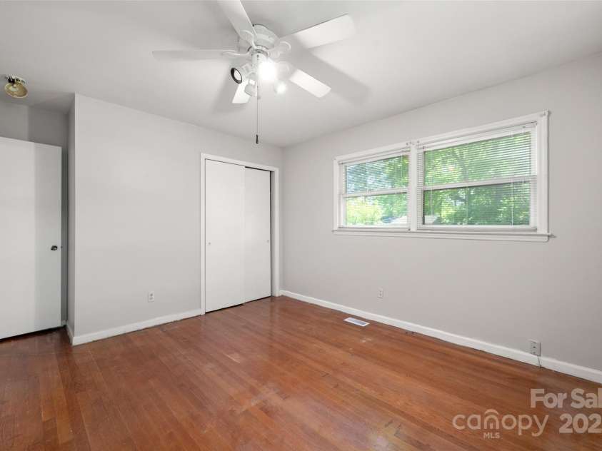 1232 Bilmark Avenue, Charlotte, NC 28213.  MLS# CAR4231787, YatesRealty ID 10141. 