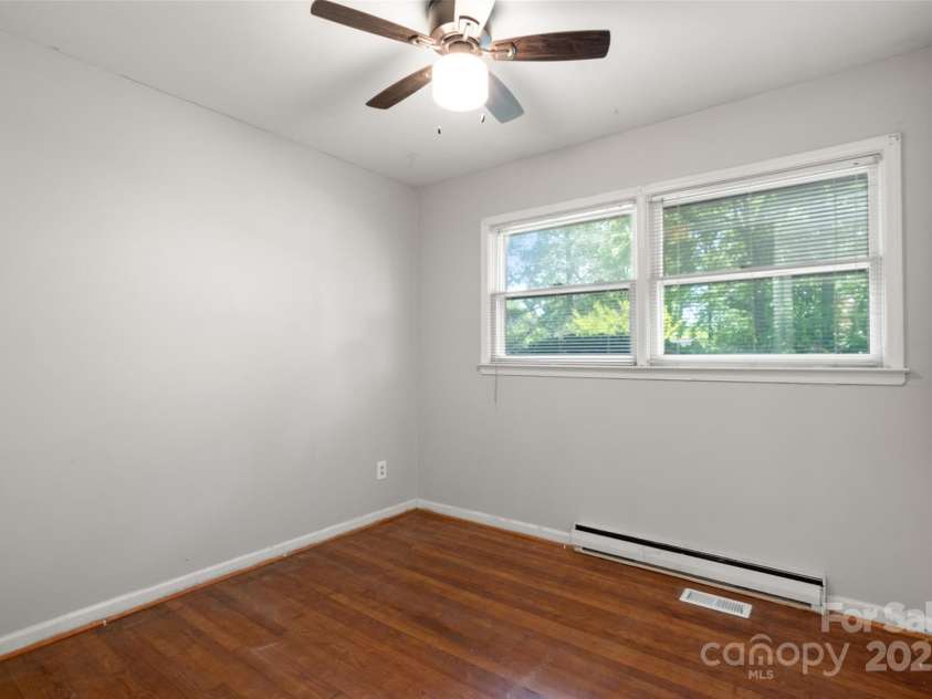 1232 Bilmark Avenue, Charlotte, NC 28213.  MLS# CAR4231787, YatesRealty ID 10141. 