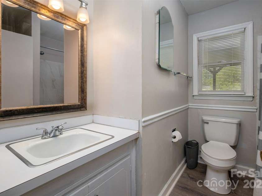 1232 Bilmark Avenue, Charlotte, NC 28213.  MLS# CAR4231787, YatesRealty ID 10141. 
