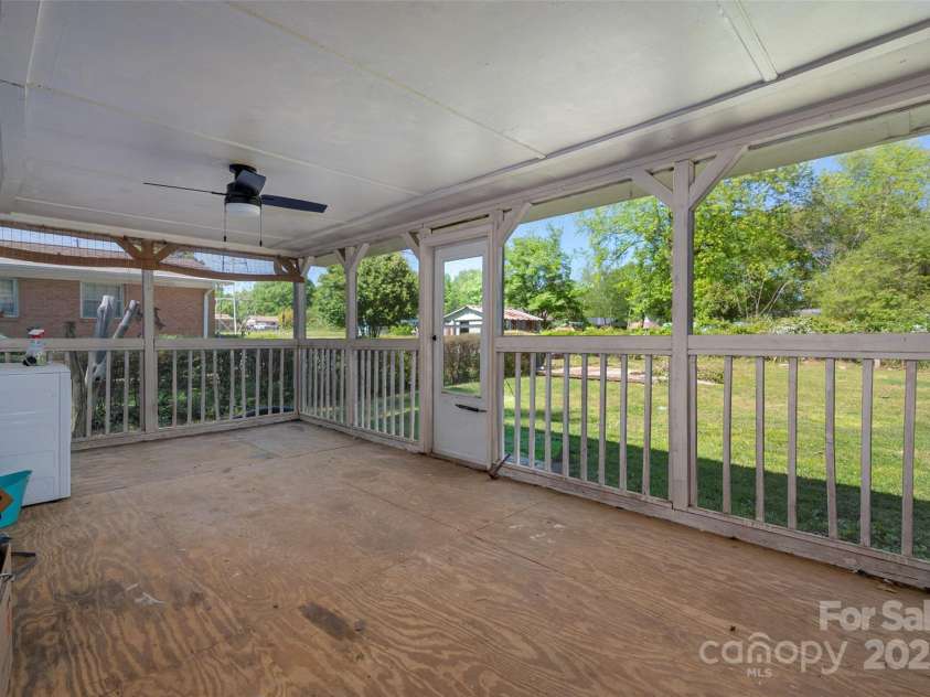 1232 Bilmark Avenue, Charlotte, NC 28213.  MLS# CAR4231787, YatesRealty ID 10141. 