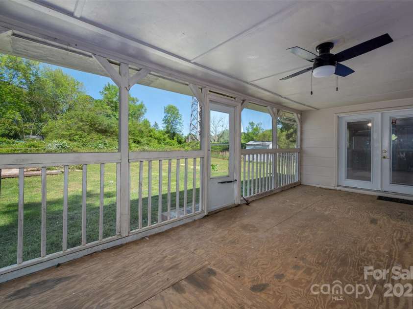 1232 Bilmark Avenue, Charlotte, NC 28213.  MLS# CAR4231787, YatesRealty ID 10141. 