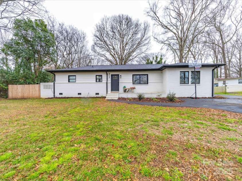 404 Plaza Drive, Harrisburg, NC 28075.  MLS# CAR4232649, YatesRealty ID 10142. Front